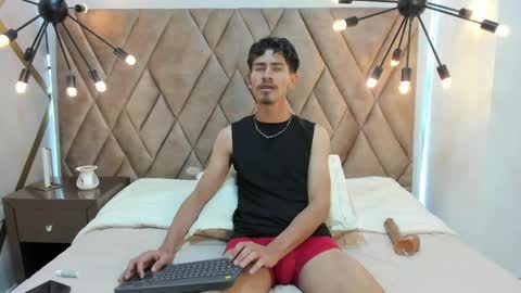 skinny jean  online show from April 15, 9:04 pm