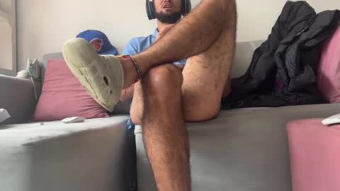 Snapshot of skinnylatin69 chatting on March 4, 5:34 pm skinnylatin69 online show from March 4, 5:34 pm