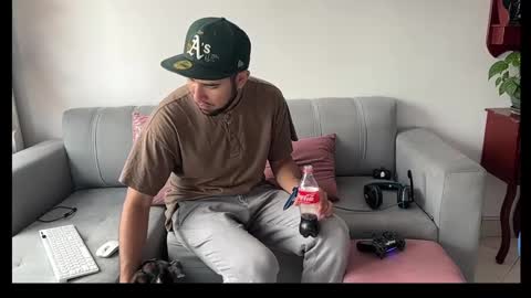 Snapshot of skinnylatin69 chatting on February 20, 5:29 pm skinnylatin69 online show from February 20, 5:29 pm