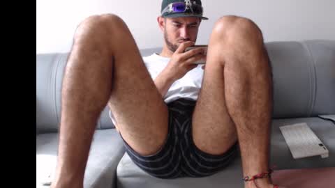 Snapshot of skinnylatin69 chatting on February 6, 6:46 pm skinnylatin69 online show from February 6, 6:46 pm