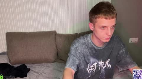 Snapshot of sky_hunter chatting on October 10, 9:39 pm sky_hunter online show from October 10, 9:39 pm