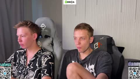 sky_hunter online show from June 19, 1:05 pm