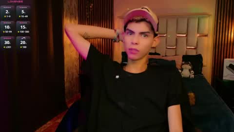 Daniel online show from April 11, 8:23 pm