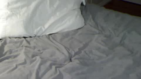 Snapshot of skylrblue chatting on October 4, 12:38 am Skylrblue online show from October 4, 12:38 am