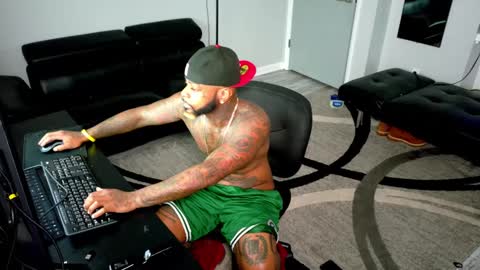 Snapshot of slangondemhoes chatting on October 9, 3:39 pm nasty twitter KASHCARTERATL online show from October 9, 3:39 pm