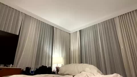 Snapshot of slatersurfer chatting on October 30, 8:27 am slatersurfer online show from October 30, 8:27 am