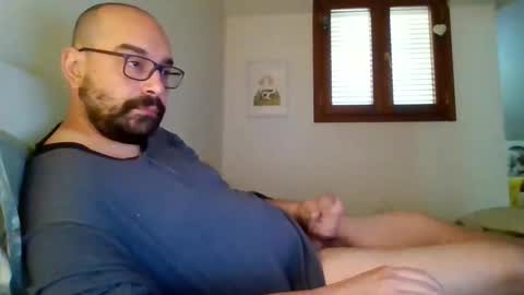 Snapshot of smoker985 chatting on October 25, 7:10 am smoker985 online show from October 25, 7:10 am