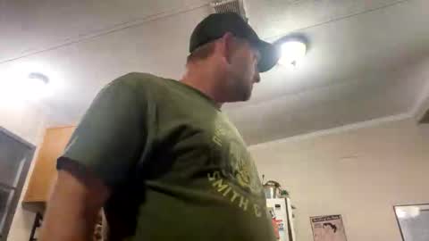 smokeymt420 online show from December 2, 5:21 am