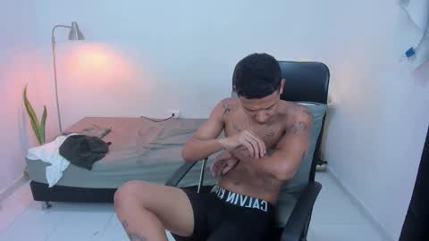 snak_master1 online show from October 9, 6:02 pm