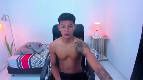 snak_master1 online show from October 13, 2:12 pm