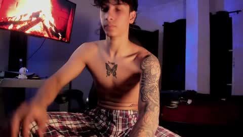 snakebutterfly online show from February 8, 6:33 am