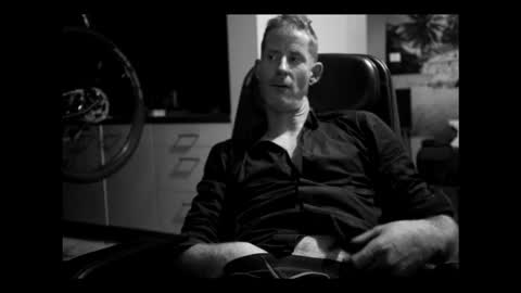 sneaky1985 online show from March 9, 12:48 am