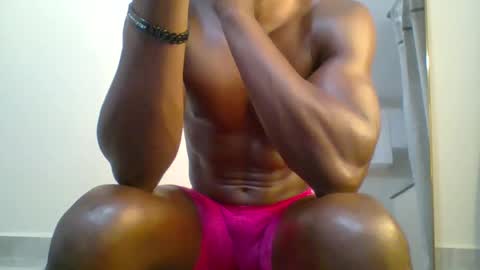 Snapshot of sneaky_link2 chatting on January 9, 6:06 am papi online show from January 9, 6:06 am