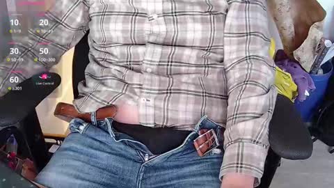 Sneakybill online show from November 25, 8:05 am