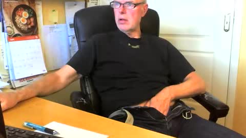 snickarn335731 online show from April 8, 1:09 pm