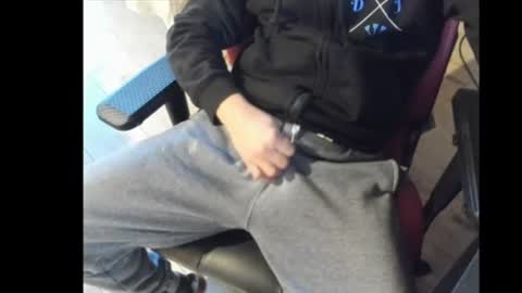 snip1977 online show from February 14, 8:52 am