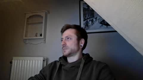 snoecks online show from April 15, 7:58 pm