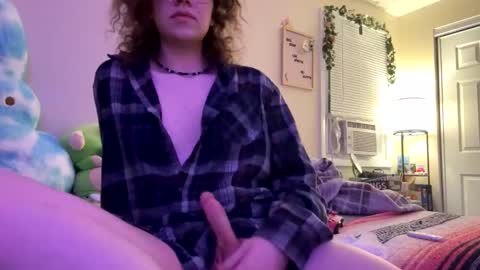 Snapshot of soyboy201 chatting on February 17, 2:53 am Soyboy20 online show from February 17, 2:53 am