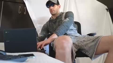 Snapshot of spider_0090 chatting on October 11, 1:15 pm Marco. When Im offline you can view premium content in bio online show from October 11, 1:15 pm