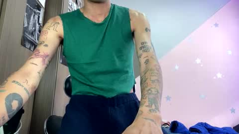 Snapshot of srcejotas chatting on December 18, 6:46 pm sorry mom online show from December 18, 6:46 pm