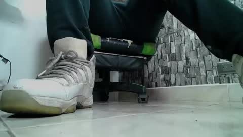 sr master cum its my old account online show from February 12, 8:40 pm