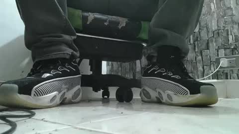 sr master cum its my old account online show from October 6, 4:17 am