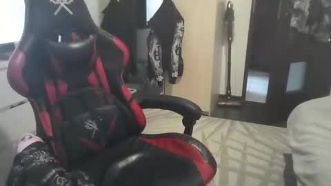 lookingfor online show from March 29, 12:38 pm