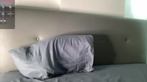 sssssamuel online show from March 6, 7:03 am