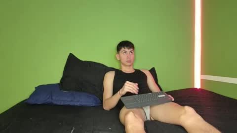 Snapshot of stebeen_smith chatting on September 11, 2:38 pm stebeen smith online show from September 11, 2:38 pm