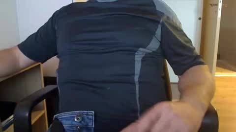 Snapshot of stefan2580 chatting on October 27, 8:49 am Stefan online show from October 27, 8:49 am