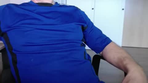 Snapshot of stefan2580 chatting on December 17, 8:01 am Stefan online show from December 17, 8:01 am