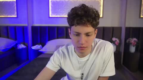 Esrefan online show from March 29, 8:20 pm