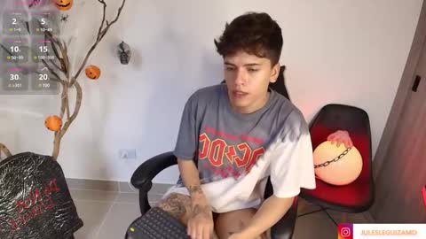 Snapshot of stev_austin_ chatting on October 18, 9:53 pm Stev austin online show from October 18, 9:53 pm
