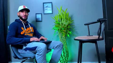 Steve  online show from October 6, 12:10 pm