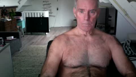 stevetwo online show from December 11, 10:04 am