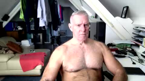 stevetwo online show from March 2, 12:23 pm