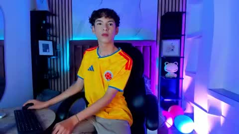 Sthepano  online show from June 24, 3:42 am