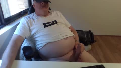 Snapshot of stiffyman55 chatting on October 27, 4:26 am stiffyman55 online show from October 27, 4:26 am