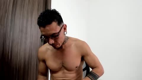 stiven_trainer online show from April 18, 2:51 pm