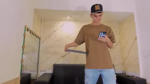 friends online show from January 9, 5:02 am