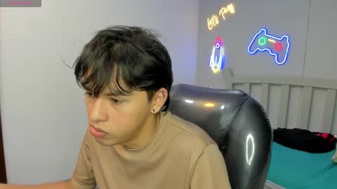 Stiwen online show from November 5, 4:20 pm