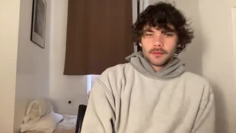 Snapshot of stonerboymac chatting on January 7, 3:11 pm stonerboymac online show from January 7, 3:11 pm