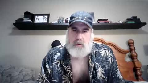 Straightbear4you online show from October 15, 9:44 pm