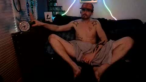 straitpipermann22 online show from March 31, 5:14 pm