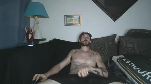 straitpipermann22 online show from October 11, 7:23 am