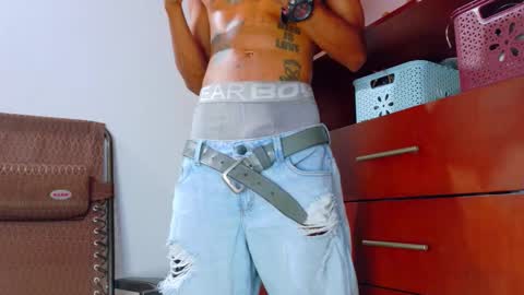 stronganddelicious online show from October 6, 10:47 pm