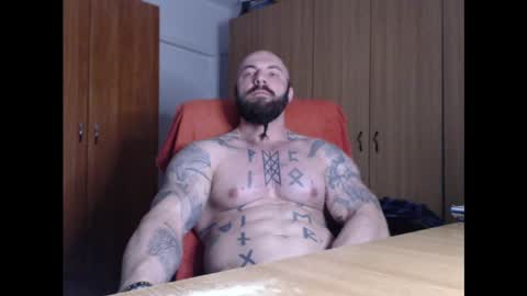 Snapshot of strongivan chatting on March 5, 5:29 am StrongIvan online show from March 5, 5:29 am