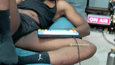 strongmellow online show from October 20, 6:23 pm