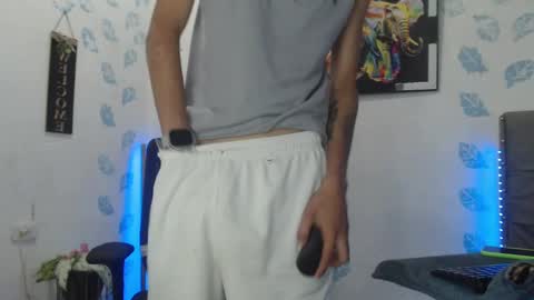 Snapshot of stuart_17 chatting on October 7, 2:32 pm stuart_17 online show from October 7, 2:32 pm