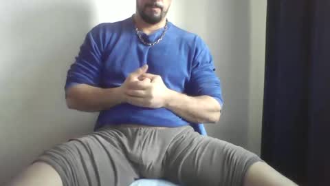Snapshot of studdotcom chatting on January 19, 10:17 am Ero online show from January 19, 10:17 am